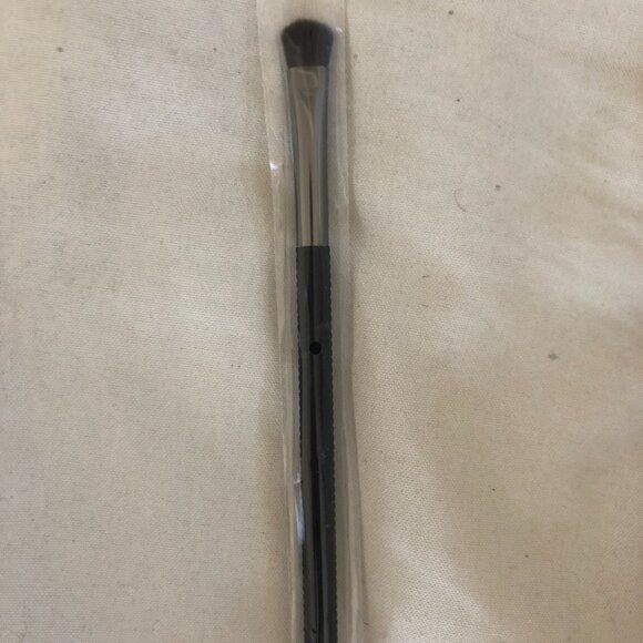 4 Laruce makeup brushes - Picture 5 of 5